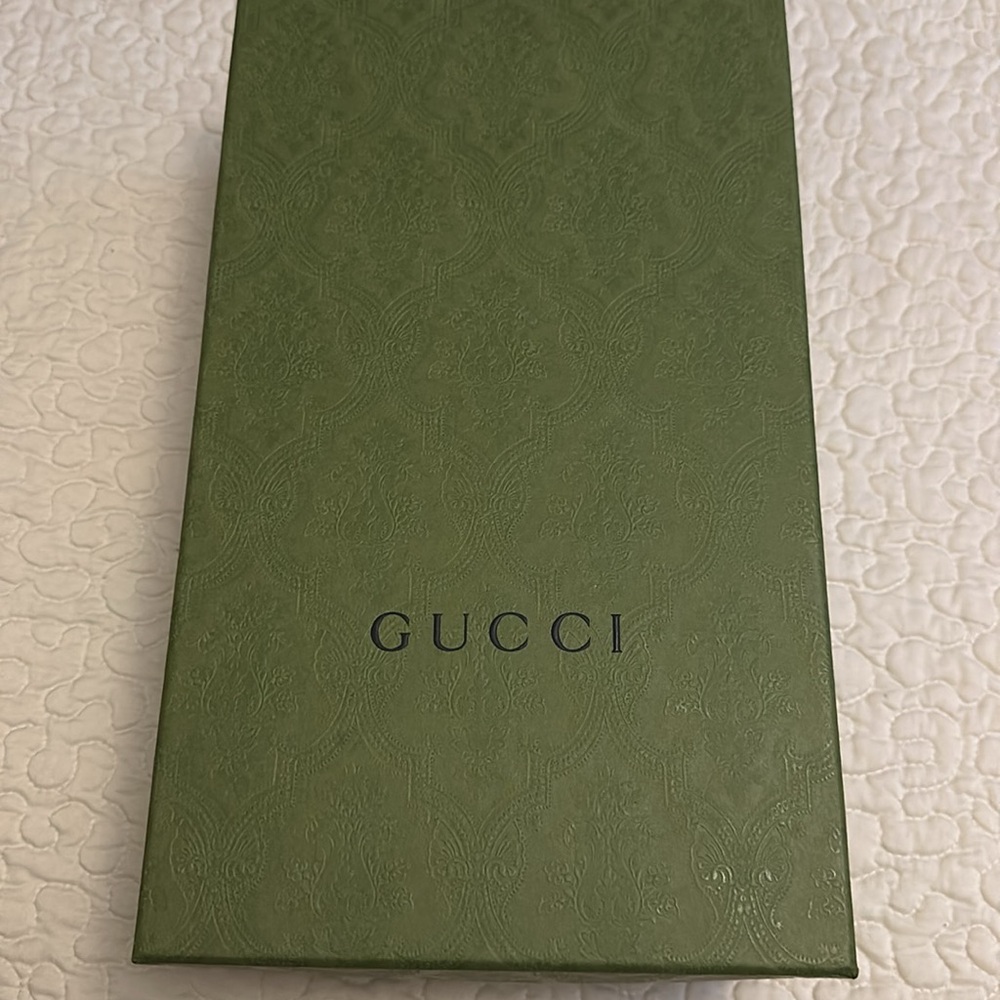 Gucci shoes new Foldable back for slip-on ease. - Picture 4 of 6